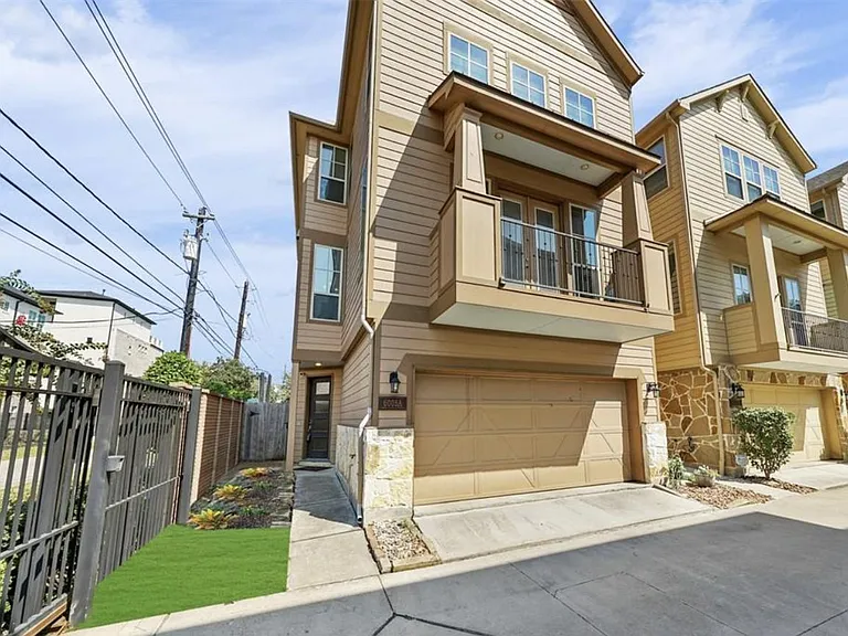 6005A Kansas St — Photo 2