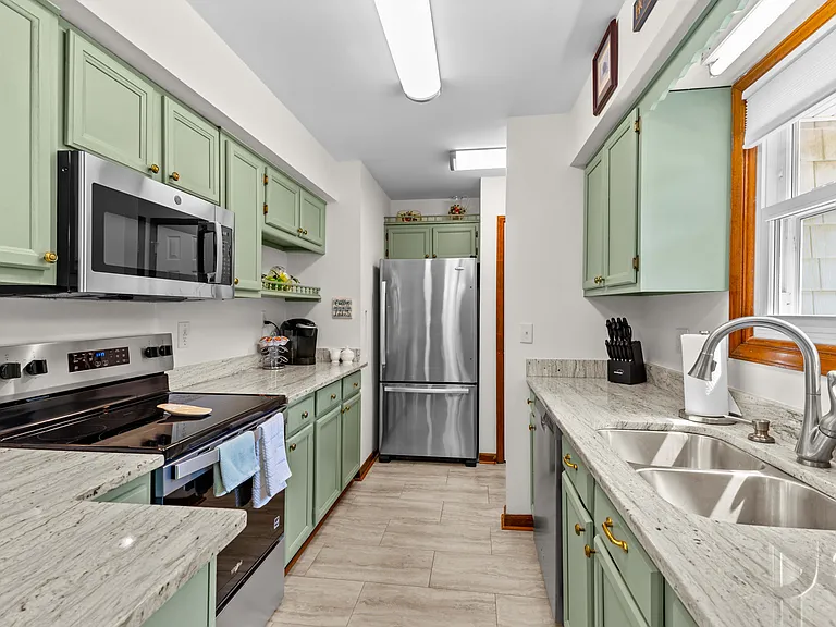 147 Bain Ln — Photo 10