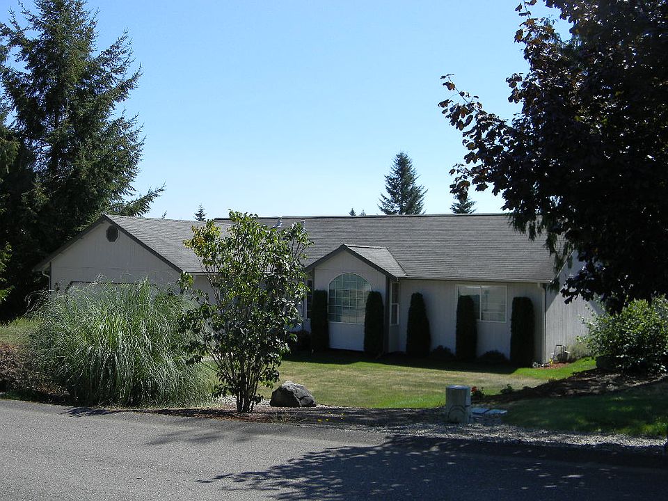 1st image of 140 E Skylark Ct