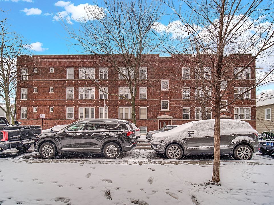 1st image of 2945 W Belle Plaine Ave #3E