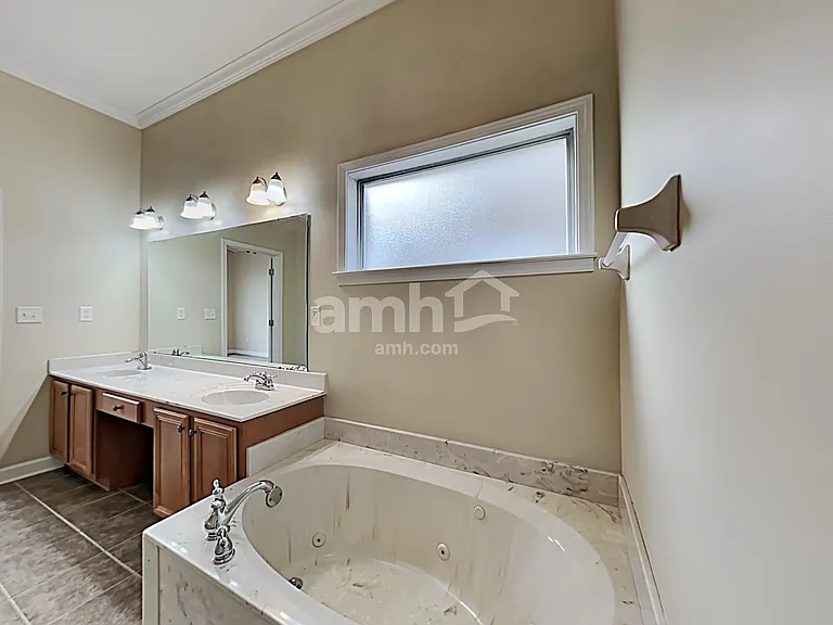 375 Vaiden Ridge Dr N — Photo 12