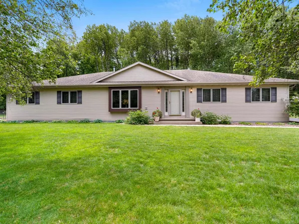 E1795 Lake Shore Dr, Iola, WI 54945