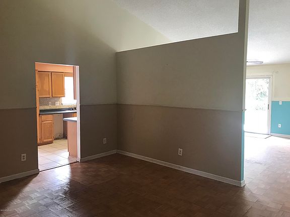 3rd image of 364 Willow Green Dr