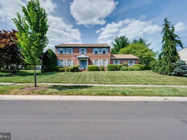 64 Downing Dr, Wyomissing, PA 19610