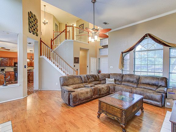 4th image of 4806 Willoughby Ct