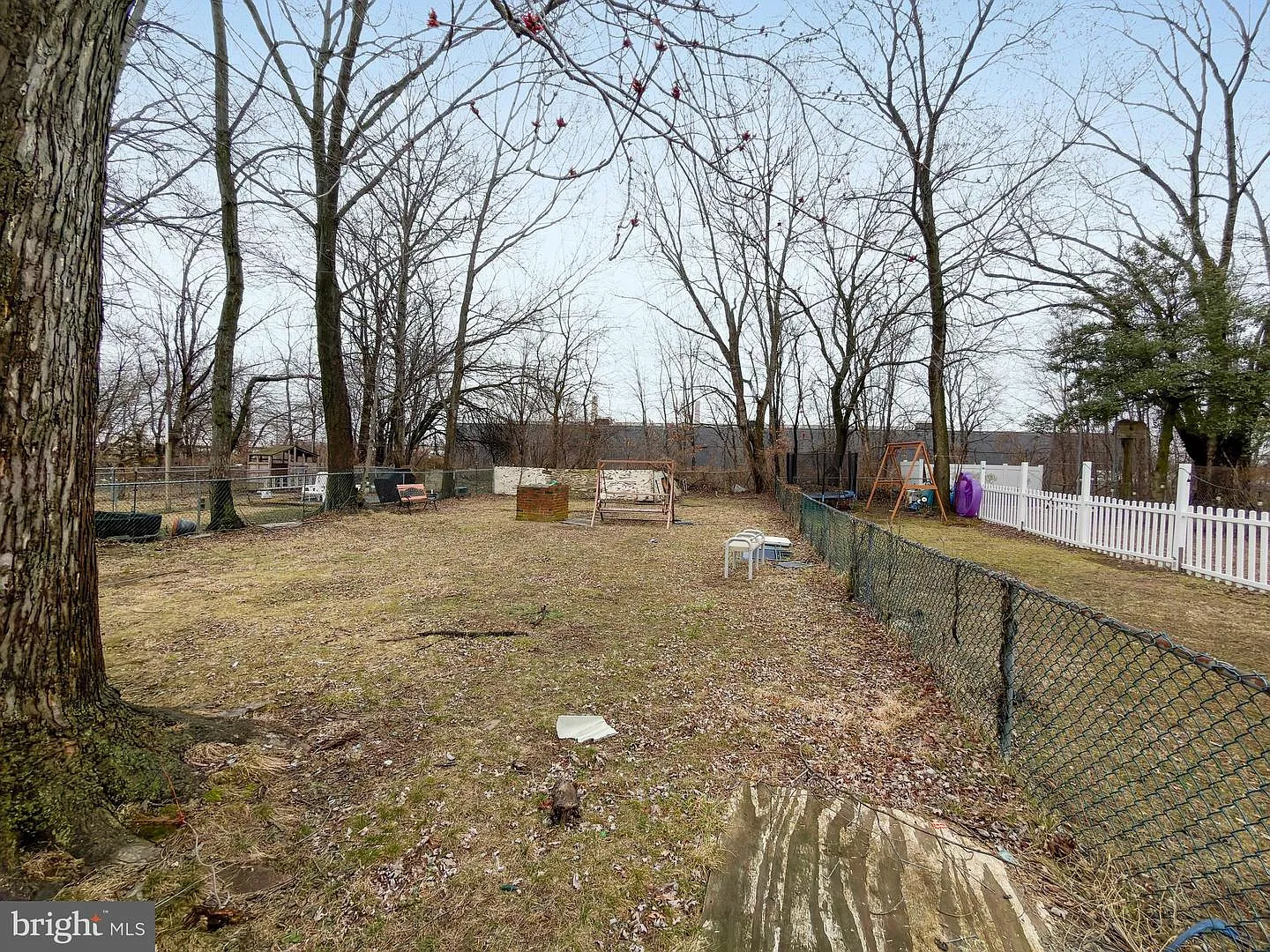 5423 Howland St photo 1
