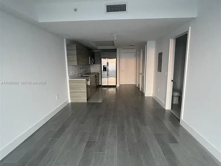 121 NE 34th St #1810 — Photo 1