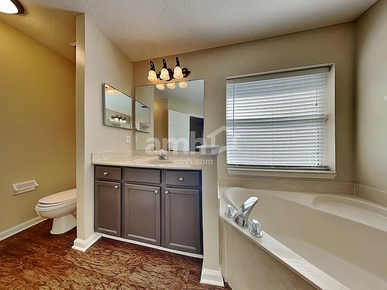 1379 Samantha Cir E — Photo 12