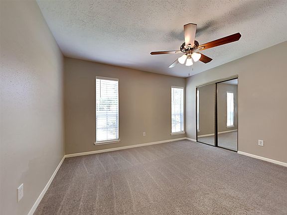 3rd image of 17623 Huntersglen Cir