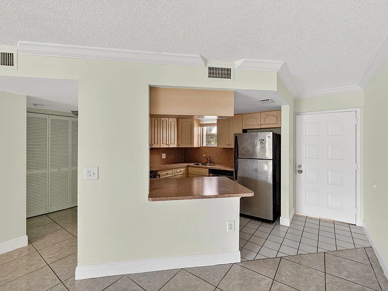 8363 Lake Dr #308 — Photo 7