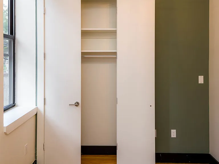 277 Irving Ave #2B — Photo 5