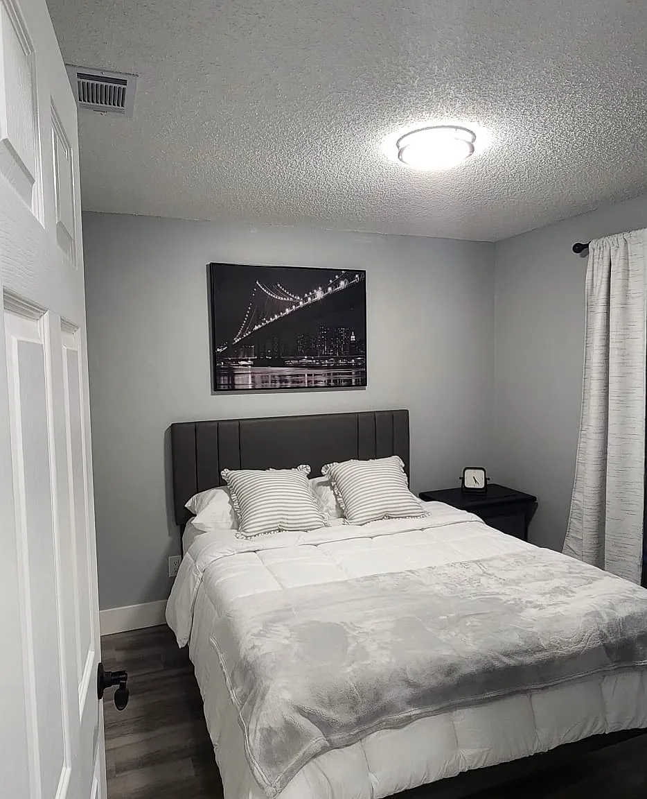 3 bed, 1100 sqft, $800 — Photo 3