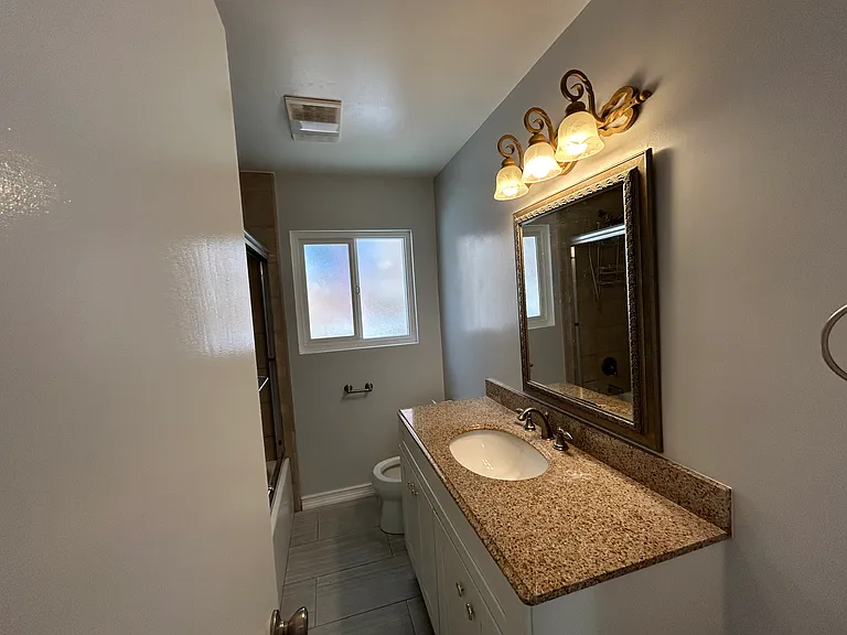 227 S Juanita Ave #B — Photo 11