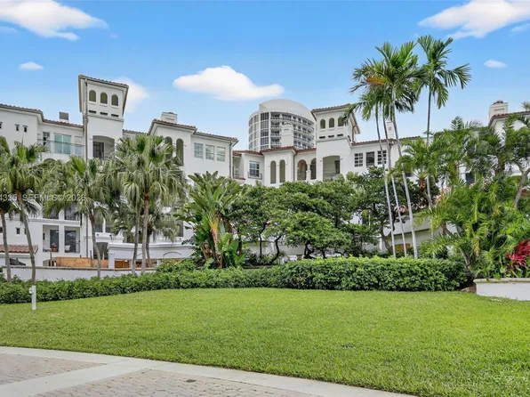 3500 Island Blvd #D-201, Aventura, FL 33160