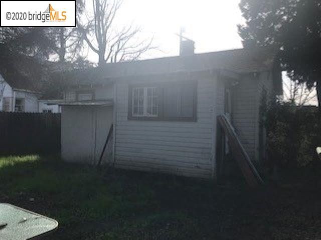 2nd image of 208 Railroad Ave