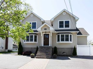 2422 Cottage Ct, Bellmore, NY 11710