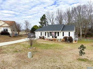 3 Robin Ct, Hartselle, AL 35640