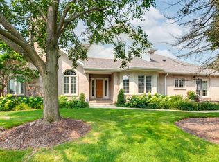 1118 Pine Oaks Cir, Lake Forest, IL 60045