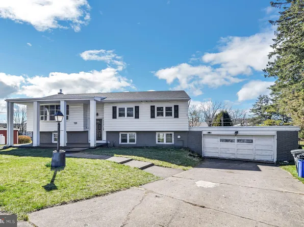 334 Candlewood Cir, Hazleton, PA 18201