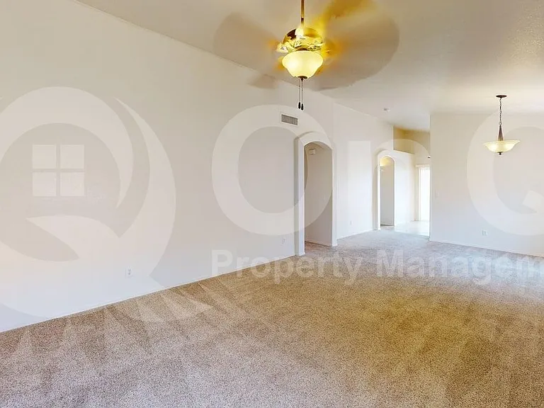 2396 W Silverbell Tree Dr — Photo 5