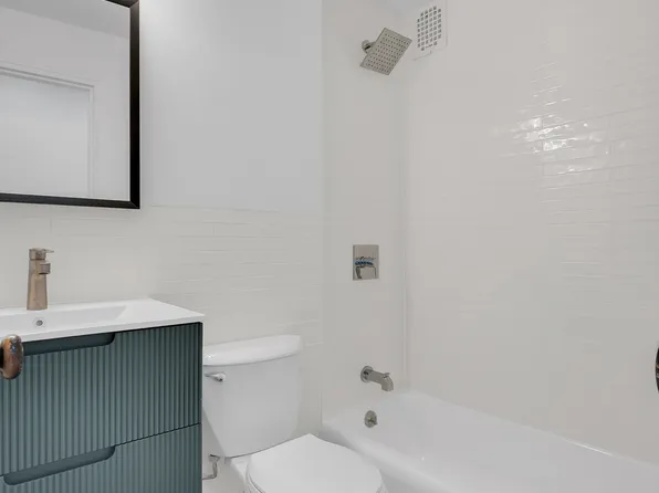 345 East 52nd Street image 7 of 11