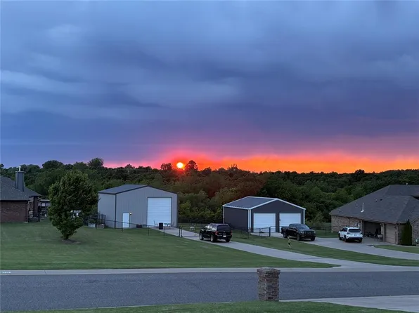186 Oakridge Dr, Choctaw, OK 73020