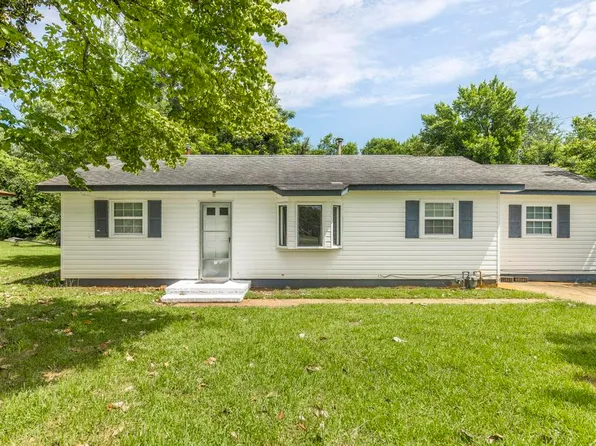 222 Lawn St, Fort Valley, GA 31030