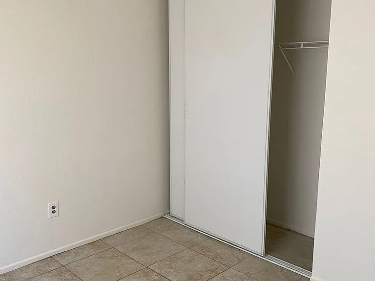 10231 Lawson Ave — Photo 17