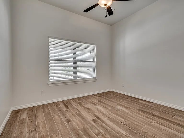 3241 Mangrove Dr — Photo 24