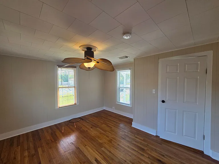 1525 Oak Ave — Photo 23
