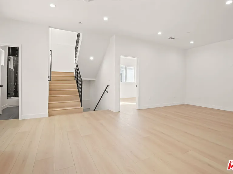 1709 S Burnside Ave #17091/2 — Photo 4