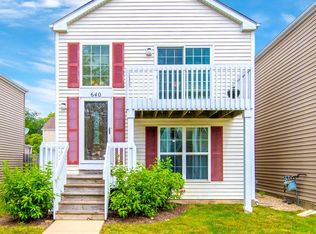 640 Four Seasons Blvd #640, Aurora, IL 60504