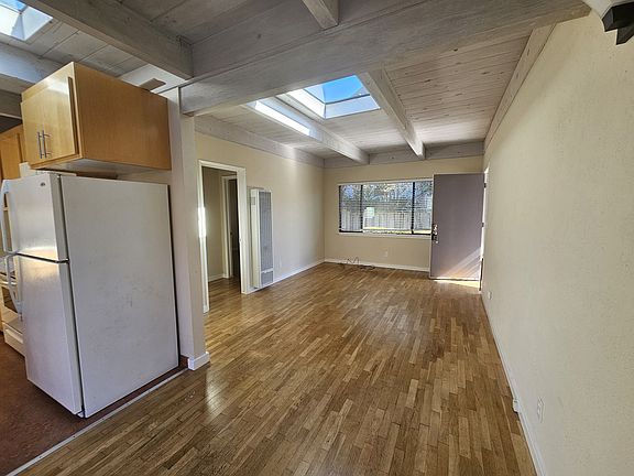 5th image of 416 Ocean View Ave APT C