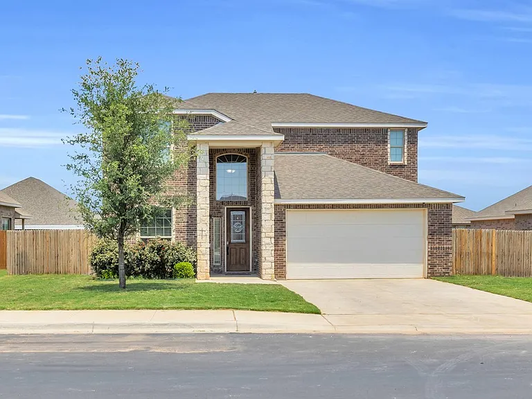 2313 Sky View Rd — Photo 2