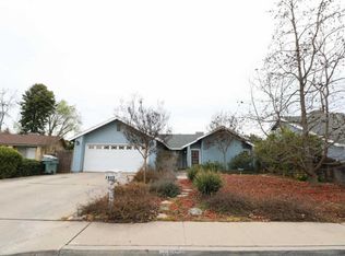 1935 E Woodsville Ct, Visalia, CA 93292