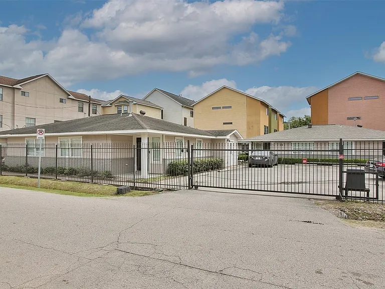 4331 Marina St #B — Photo 36