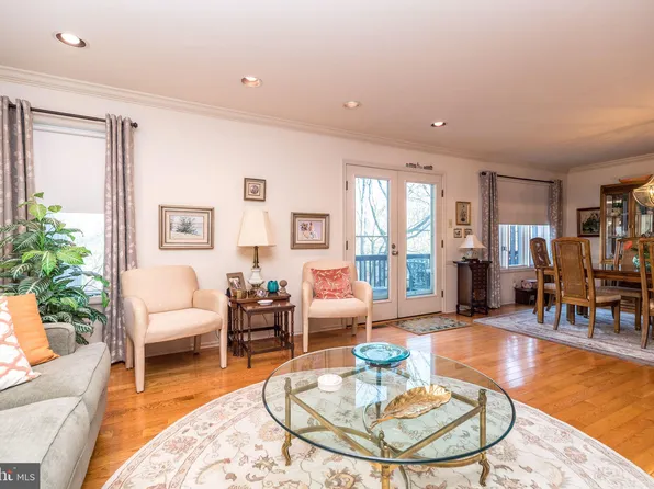 68 Amity Dr, Chesterbrook, PA 19087