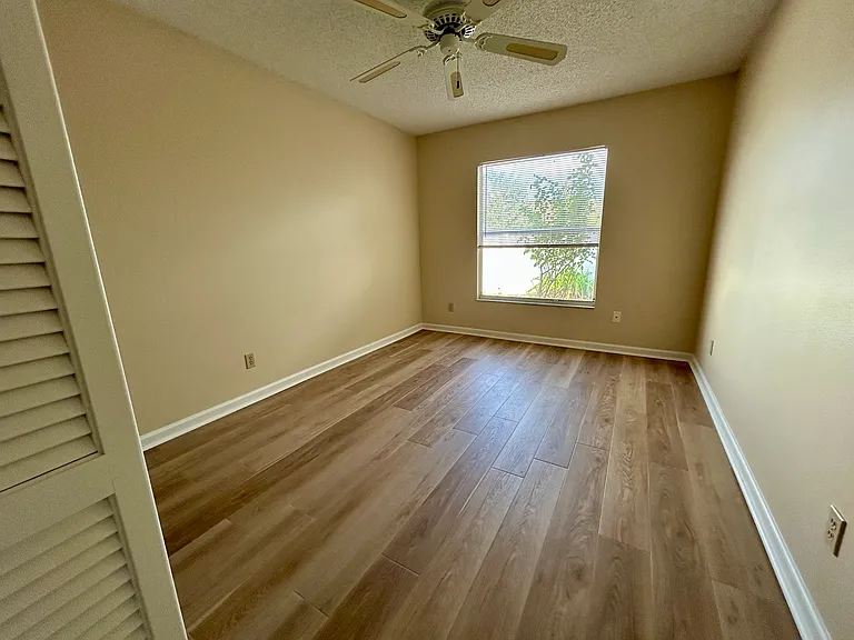 1481 Cairn Ct — Photo 10