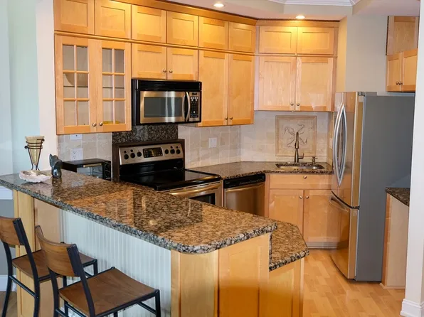 100 Marina Dr APT 511, Quincy, MA 02171