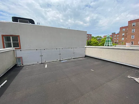 Rented by Premier Metro Realty Corp | media 70