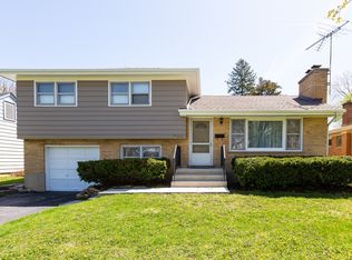 235 S Williams St, Westmont, IL