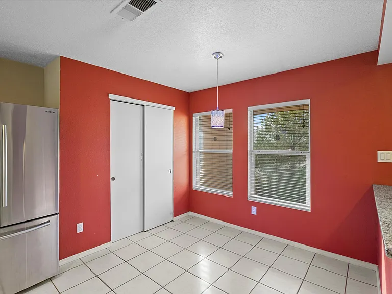 12428 Rainier Way NE — Photo 5