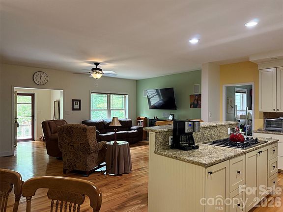 5th image of 281 Ewbank Rd