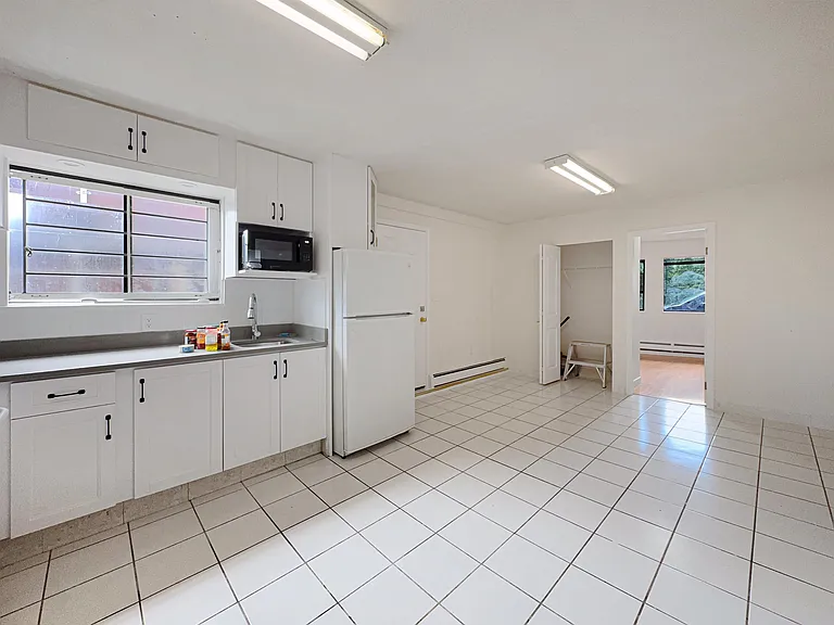 3218 E 45th Ave — Photo 5