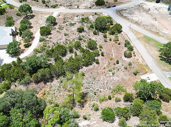 3rd image of 290 Gauntlet LOT 586