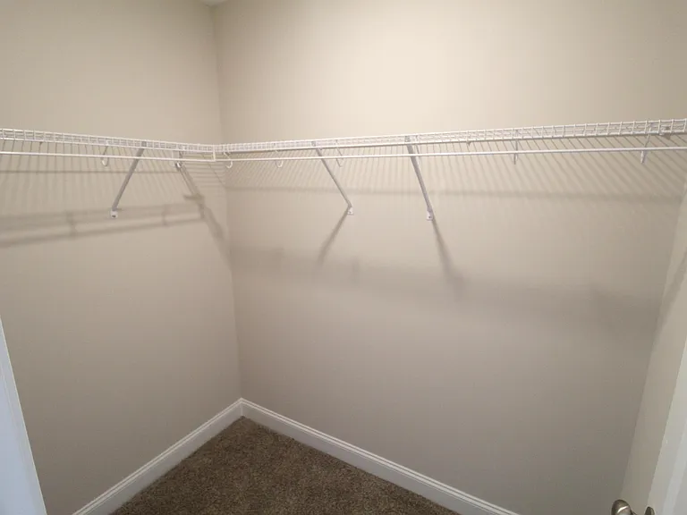 406 Noble Ct — Photo 33