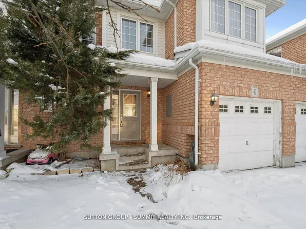 71 Garth Massey Dr #4, Cambridge, ON N1T 2G8