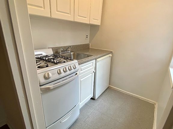 5th image of 4 Barker Ave #4C