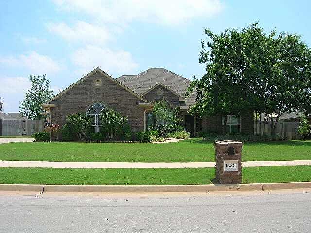 1st image of 1332 NW 168th St
