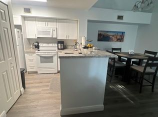 11185 SW 6th St, Hollywood, FL 33025